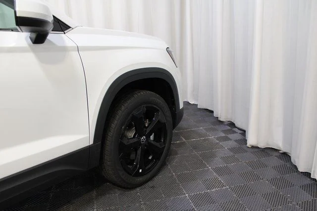 2025 Volkswagen Taos SEL - Photo 28