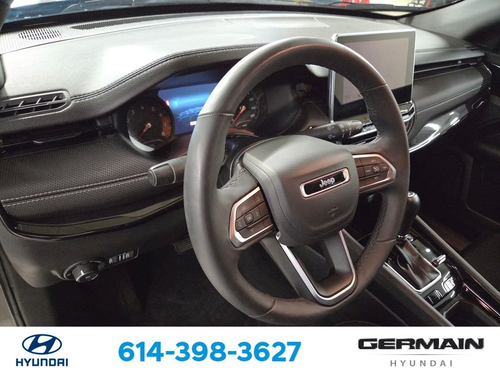 Used 2023 Gray Jeep Latitude image 18