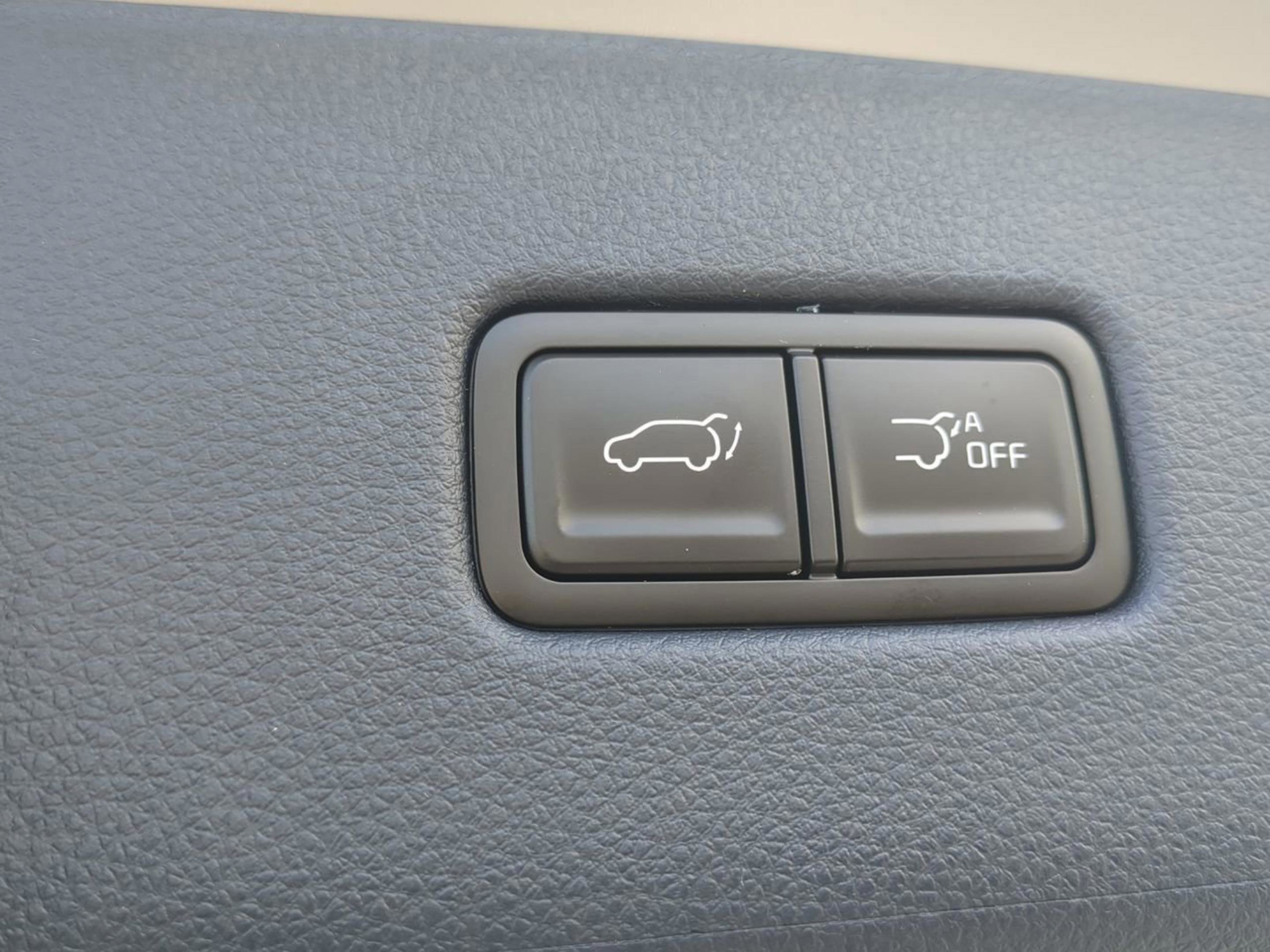 New 2026 Ivory Silver Kia EX image 16