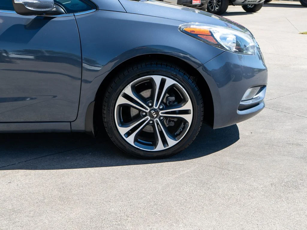 Used 2014 Blue Kia EX image 32