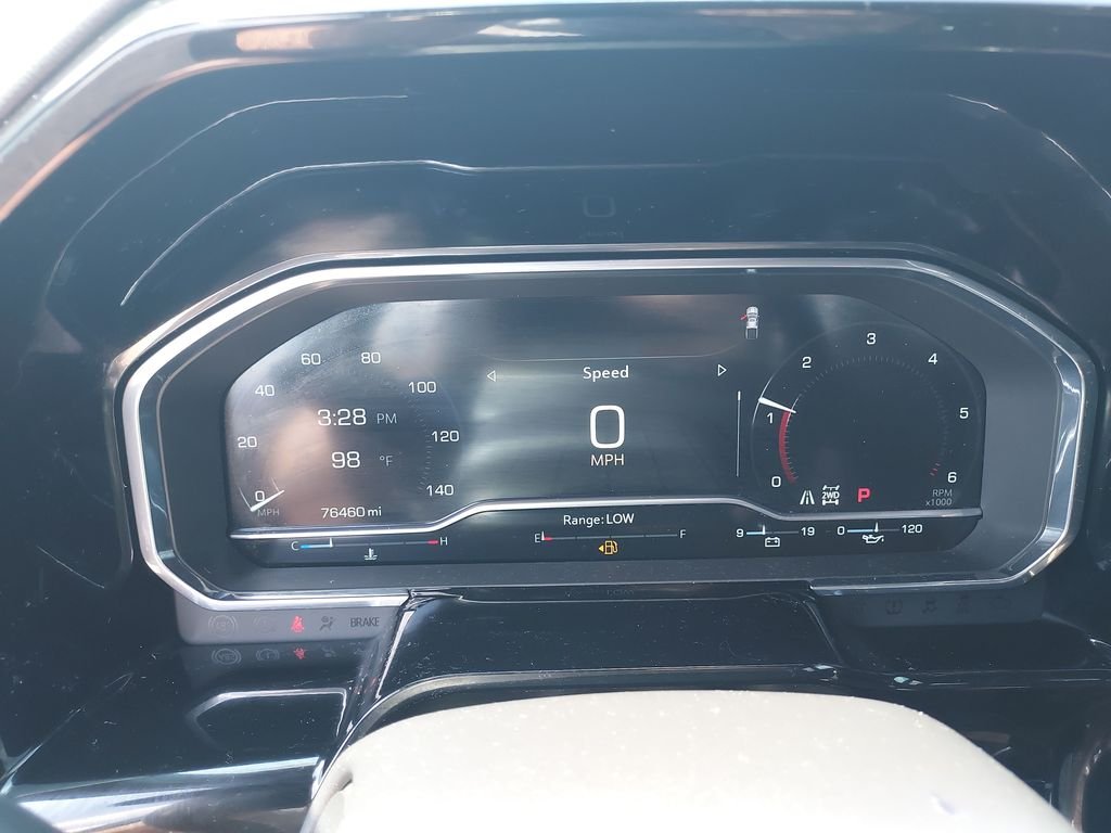 Used 2022 Black GMC SLT image 16