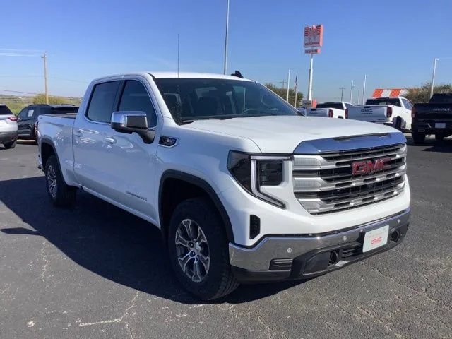 New 2026 Summit White GMC SLE image 1