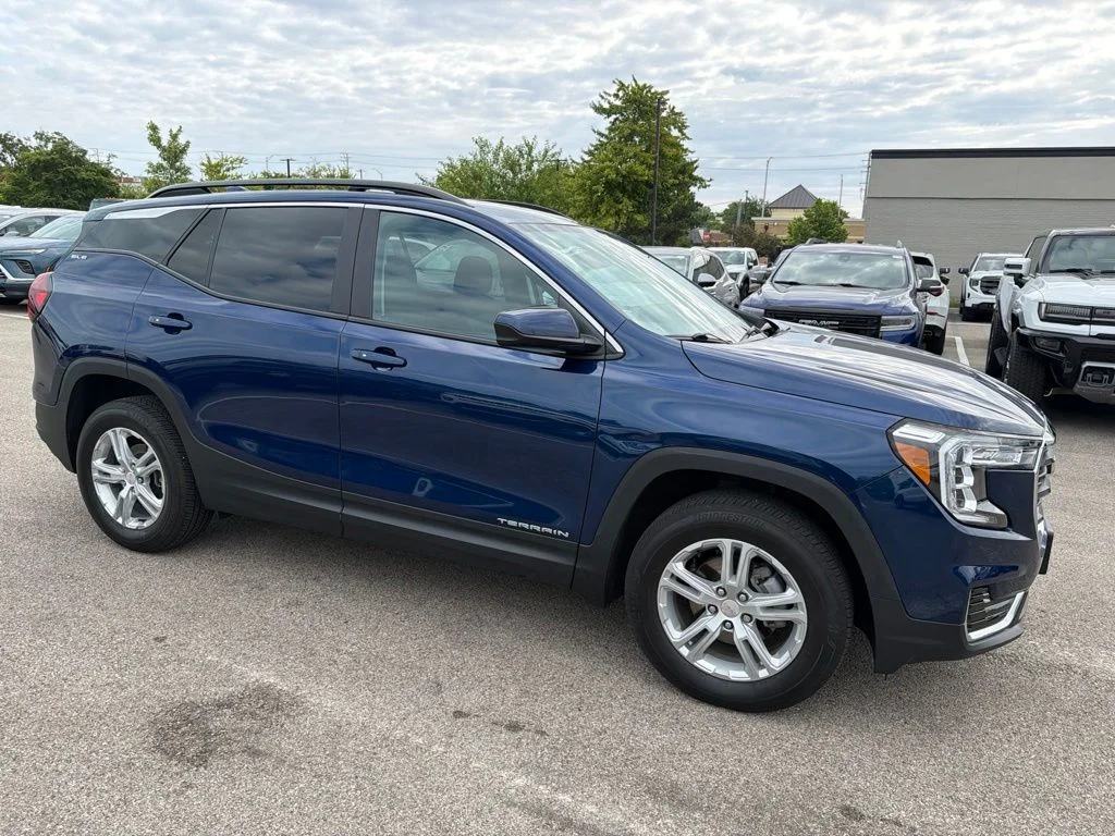 Used 2023 Blue GMC SLE image 9