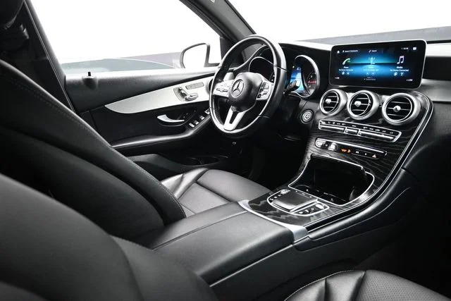 Used 2022 White Mercedes-Benz GLC 300 image 13