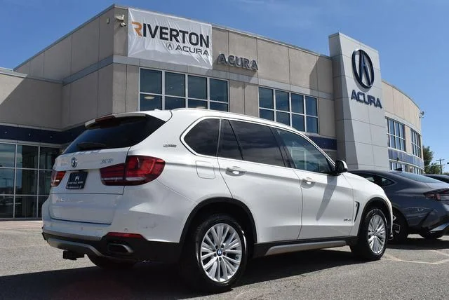 Used 2017 Alpine White BMW xDrive40e image 5