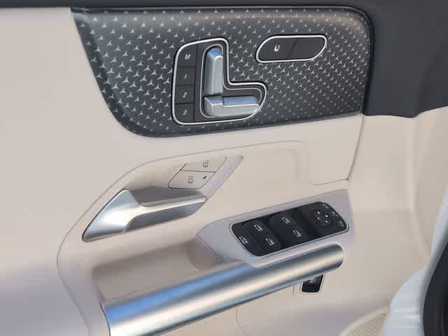 New 2026 Polar White Mercedes-Benz GLA 250 image 18