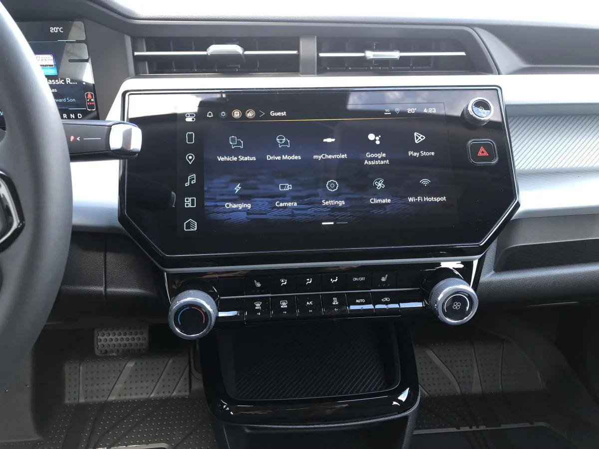 New 2027 Black Chevrolet Fwd 4dr Lt image 14