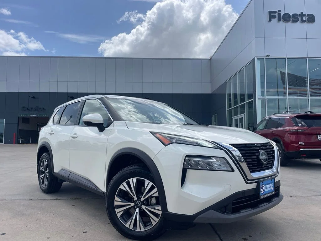 Certified Used 2022 White Nissan SV image 1