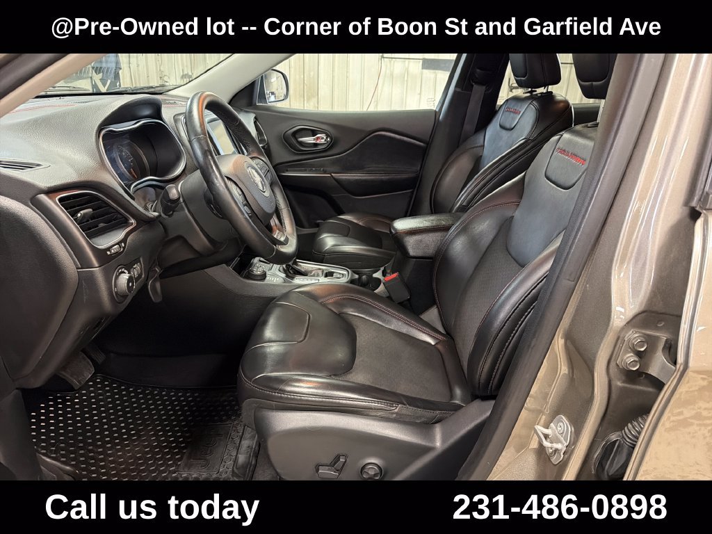 Used 2019 Beige Jeep Trailhawk image 14