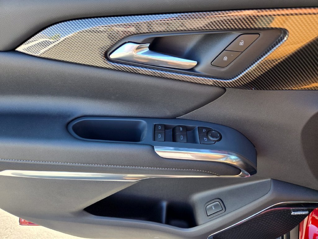 2027 Chevrolet Traverse Z71 - Photo 12