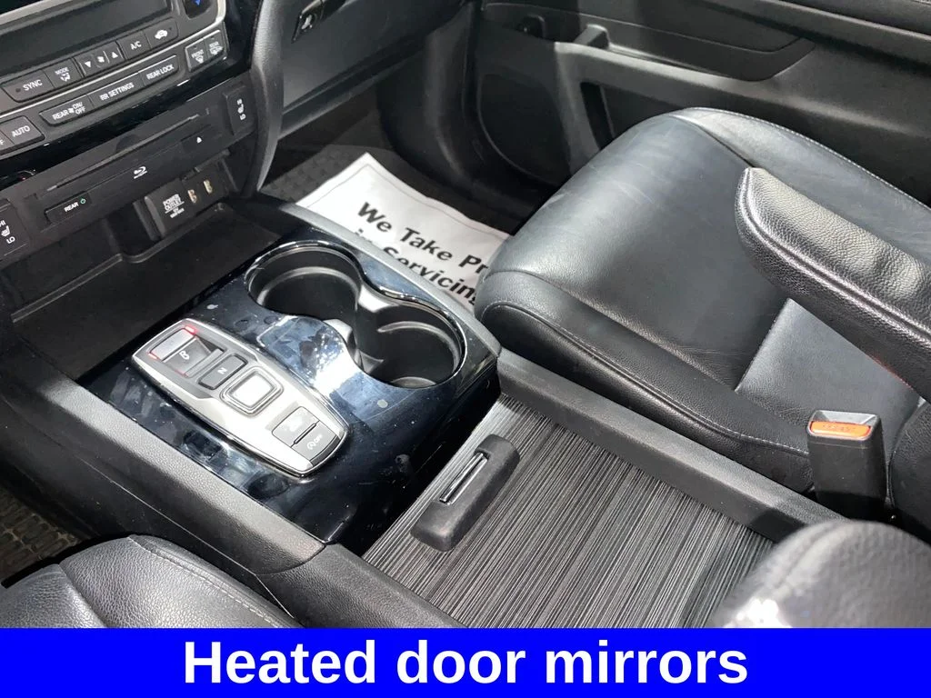 Used 2017  Honda Touring image 21