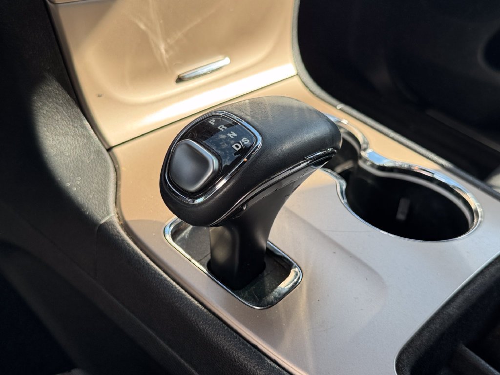 Used 2015 Black Jeep Limited image 12