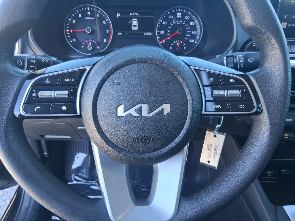 Used 2023 Black Kia LXS image 12