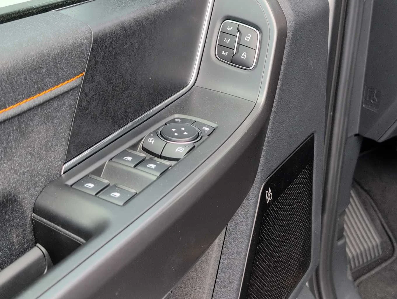 New 2026 Oxford White Ford Tremor image 21