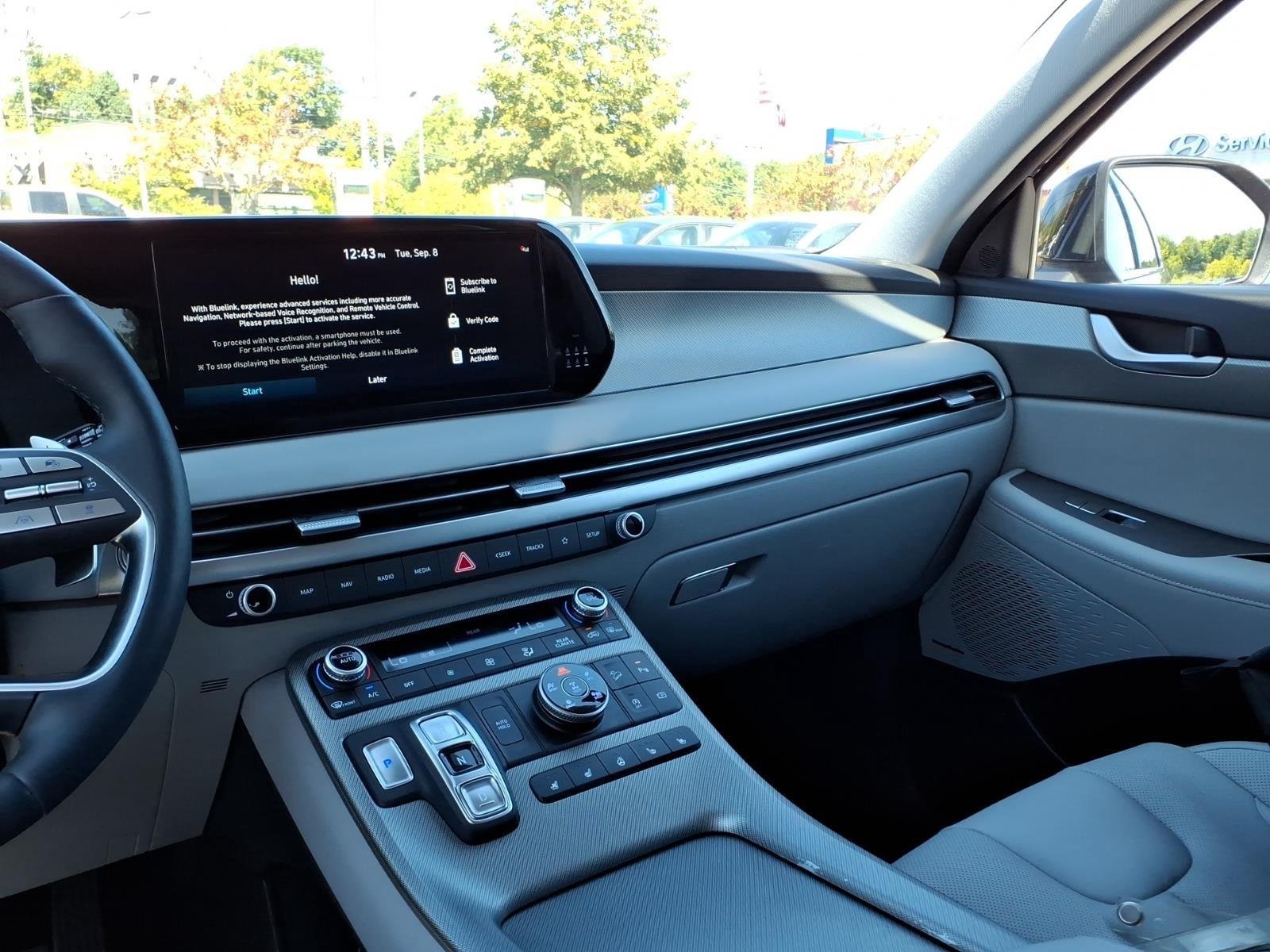 Certified Used 2024 Abyss Black Pearl Hyundai SEL 7P image 19