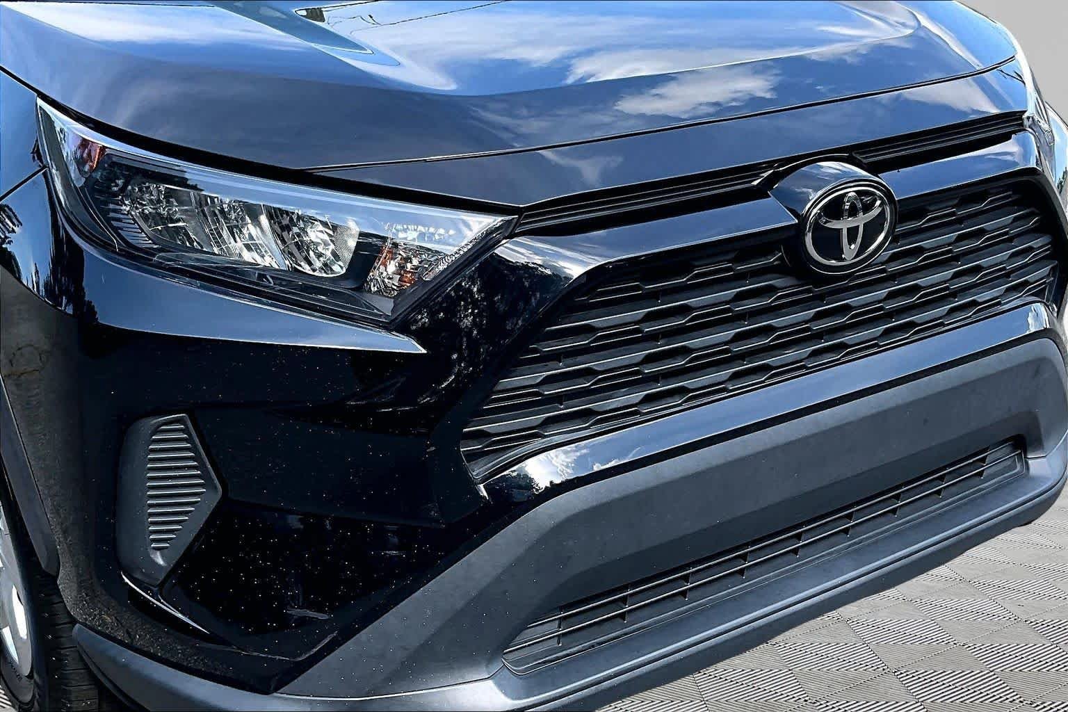 Used 2022 Midnight Black Metallic Toyota LE image 30