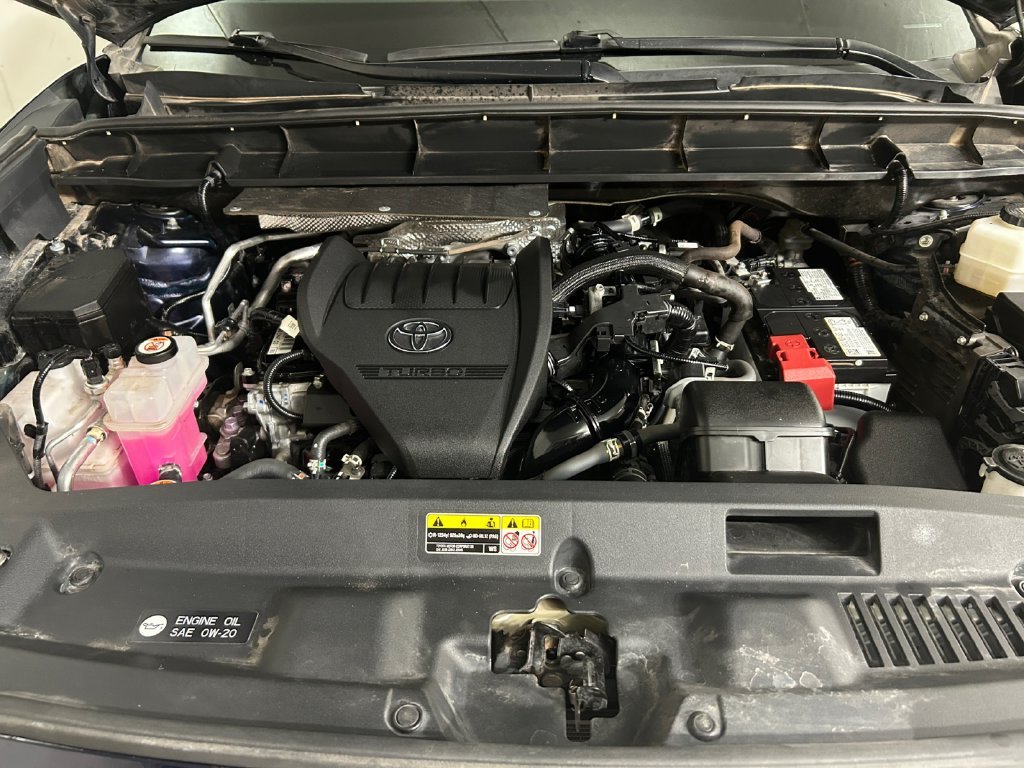 Used 2023  Toyota XLE image 21