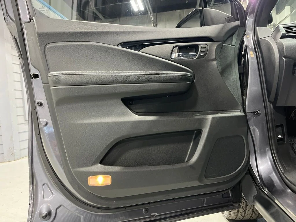 Certified Used 2019 Modern Steel Metallic Honda Touring image 10