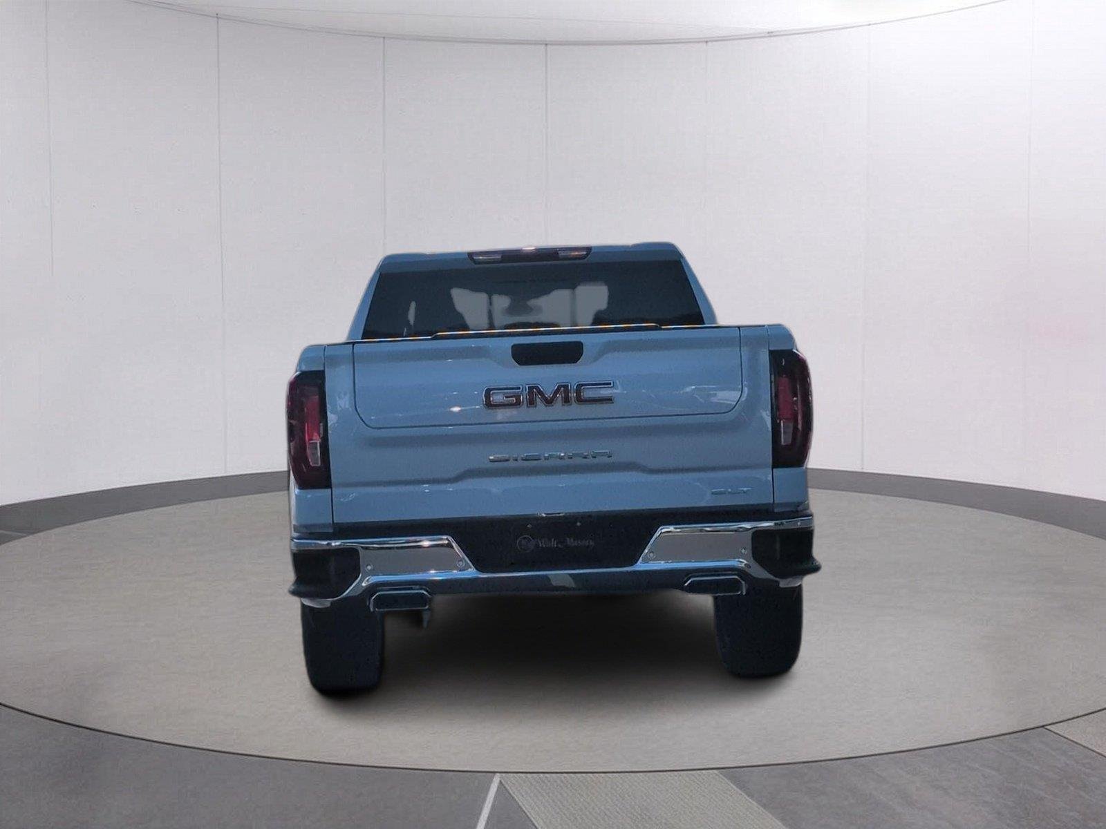 New 2026 Glacier White Tricoat GMC SLT image 4