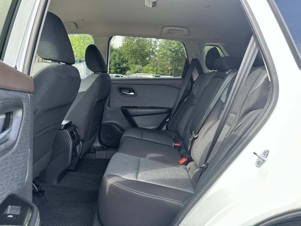 Used 2022 White Nissan SV image 16