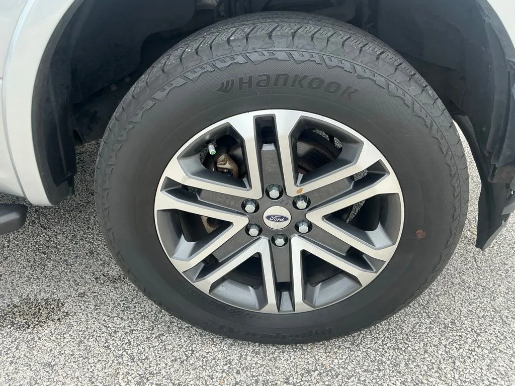 Used 2020 Silver Ford XLT image 25