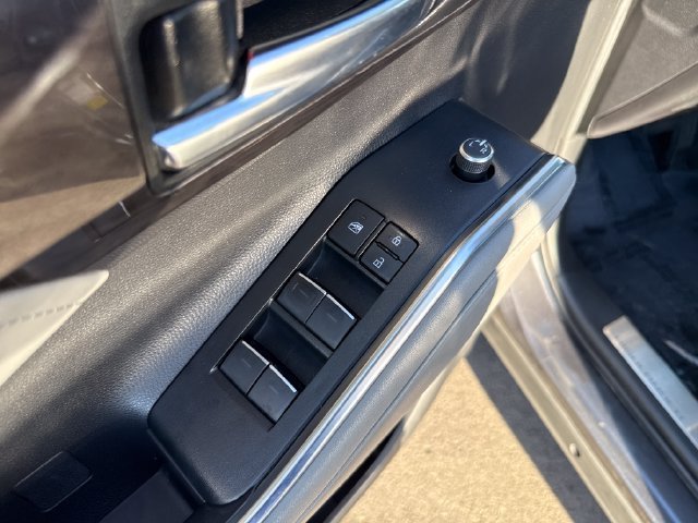 Used 2022 Gray Toyota Platinum image 11
