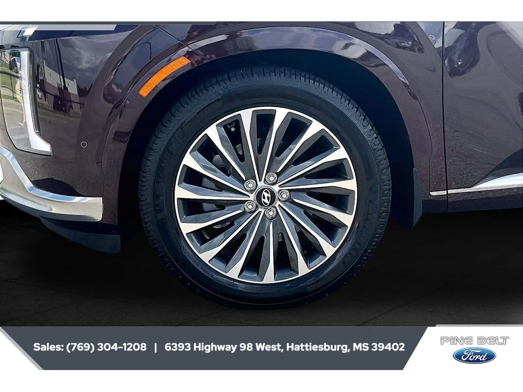 Used 2024 Sierra Burgundy Hyundai Calligraphy image 7