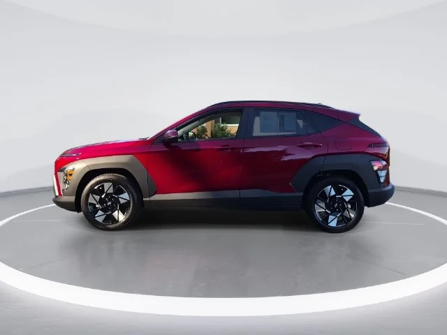 Used 2025 Red Hyundai SEL Convenience image 5