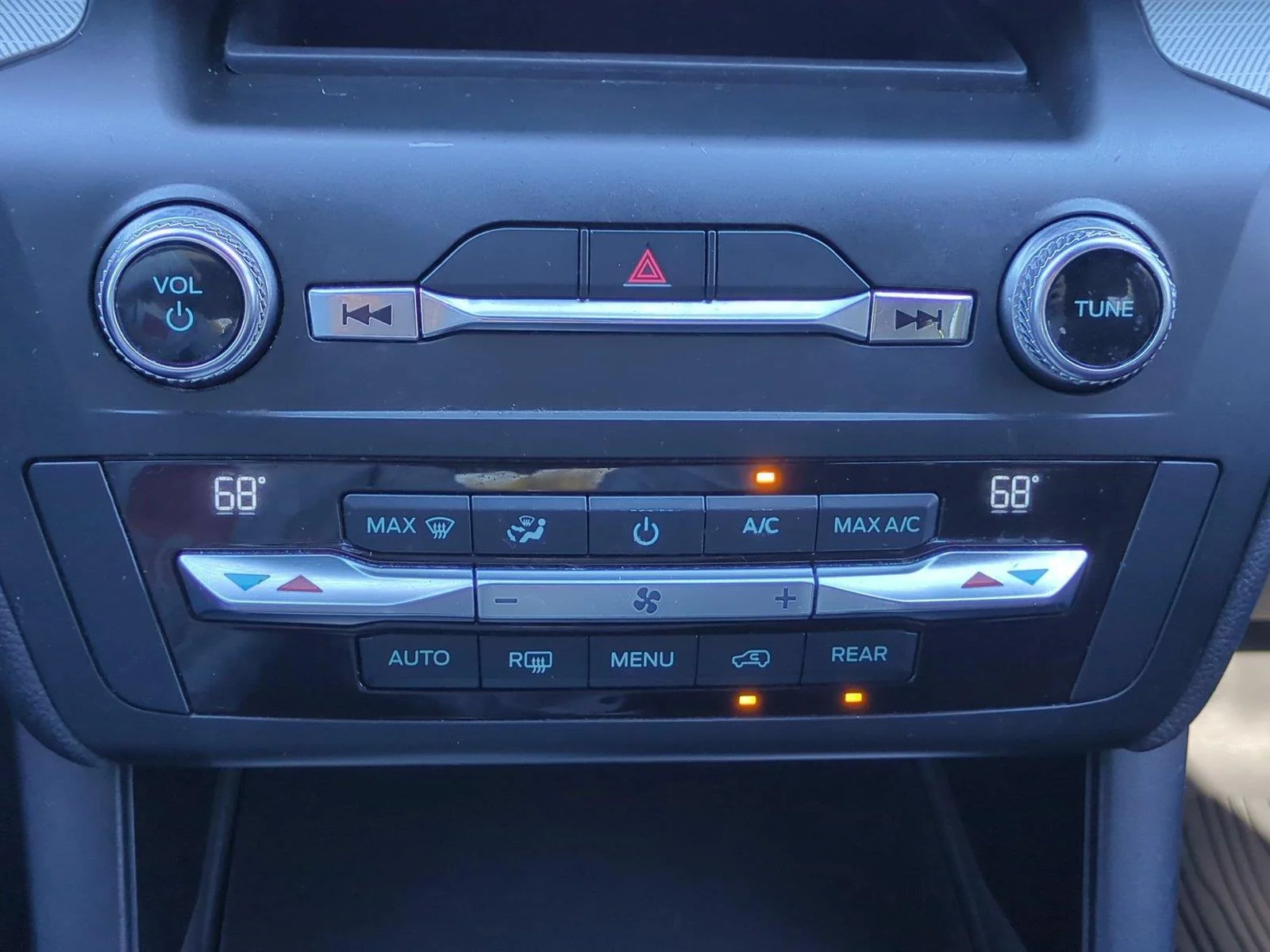 Used 2020 Magnetic Metallic Ford XLT image 26