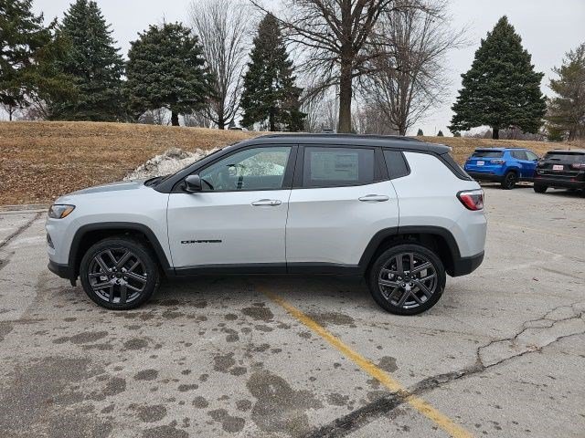 New 2026 Silver Zynith Metallic Clearcoat Jeep Limited Altitude image 2