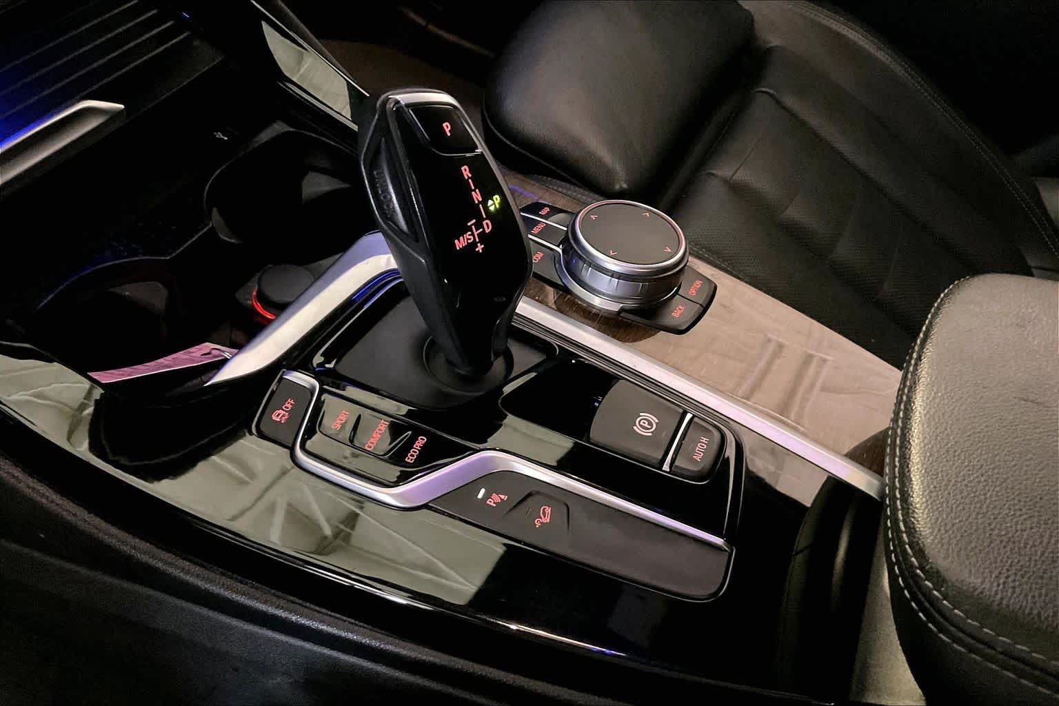 Used 2019 Black Sapphire Metallic BMW xDrive30i image 15