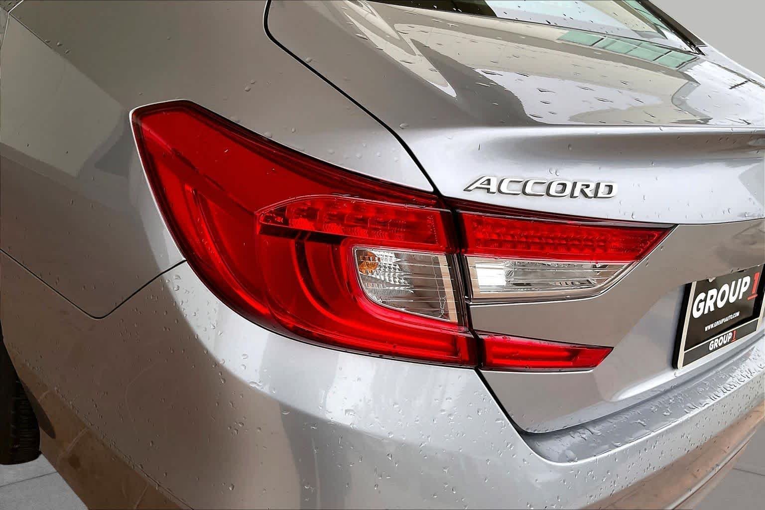 Used 2021 Lunar Silver Metallic Honda LX image 26