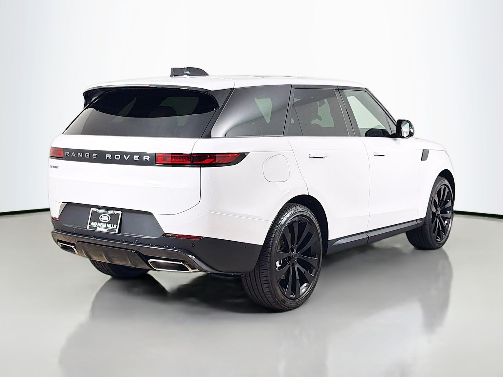 New 2026 Fuji White Land Rover SE image 5