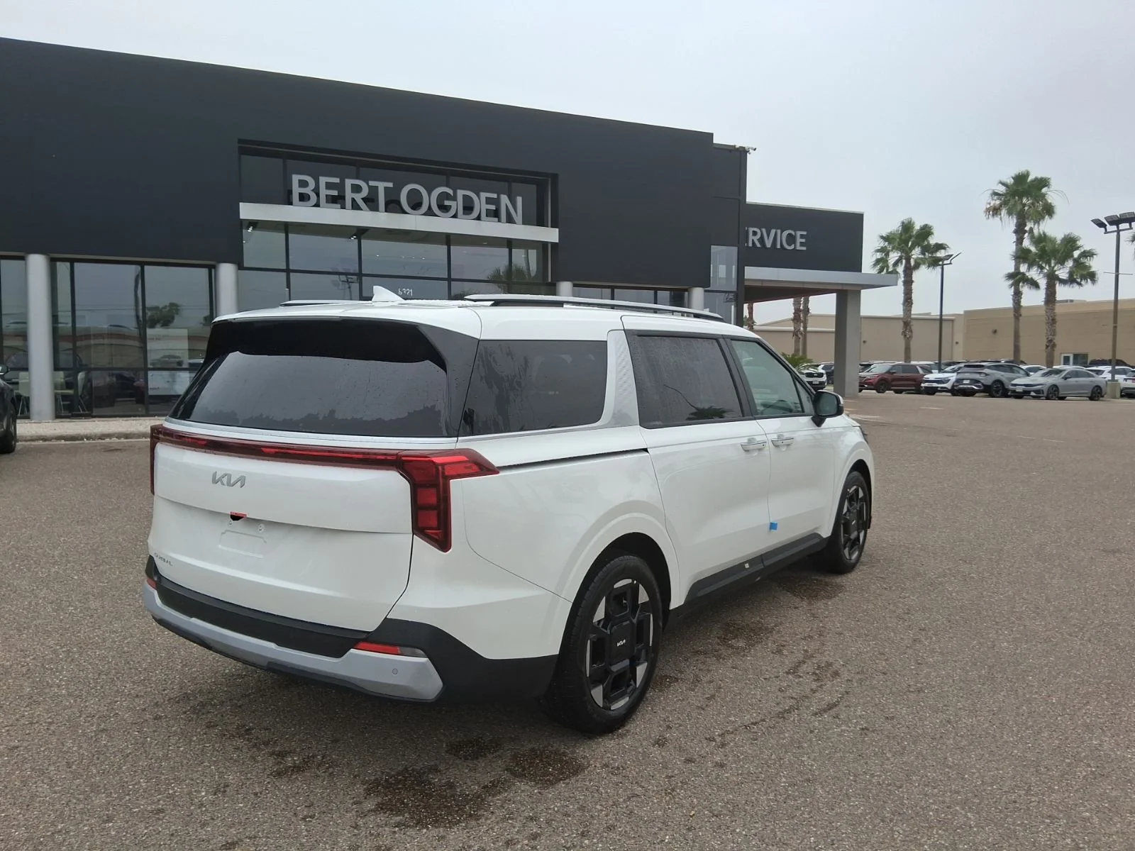 New 2026 White Kia EX image 4