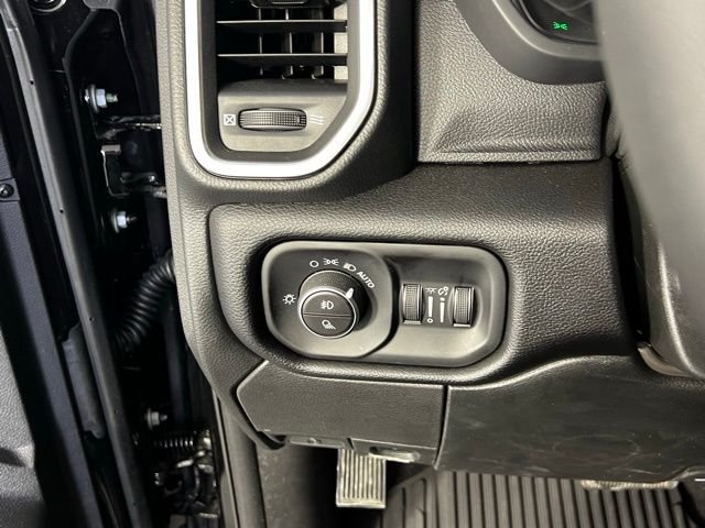 2026 RAM 3500 Laramie - Photo 18