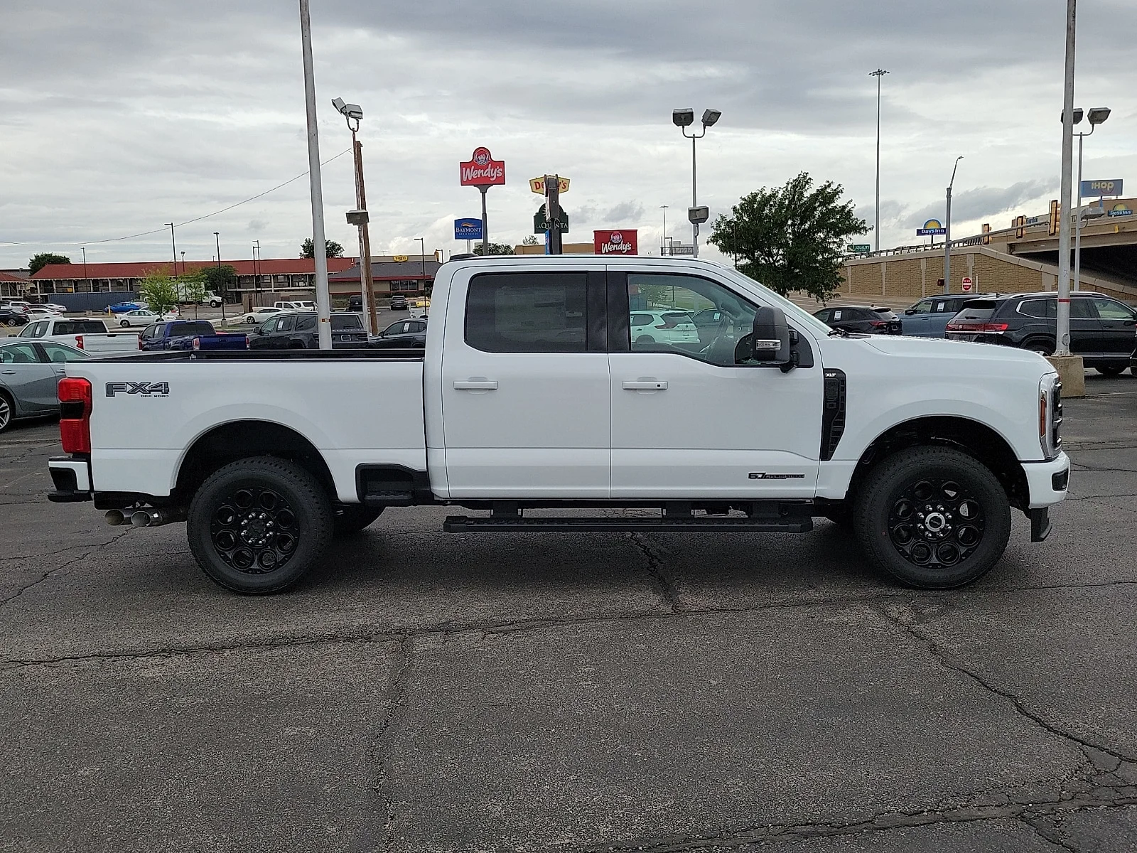 New 2026 Oxford White Ford F-250&reg; XLT image 5