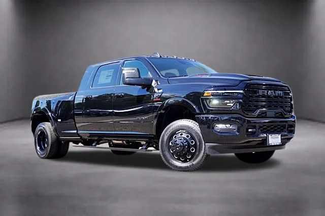 New 2026 Diamond Black Crystal Pearl-Coat Exterior Paint RAM Limited image 2