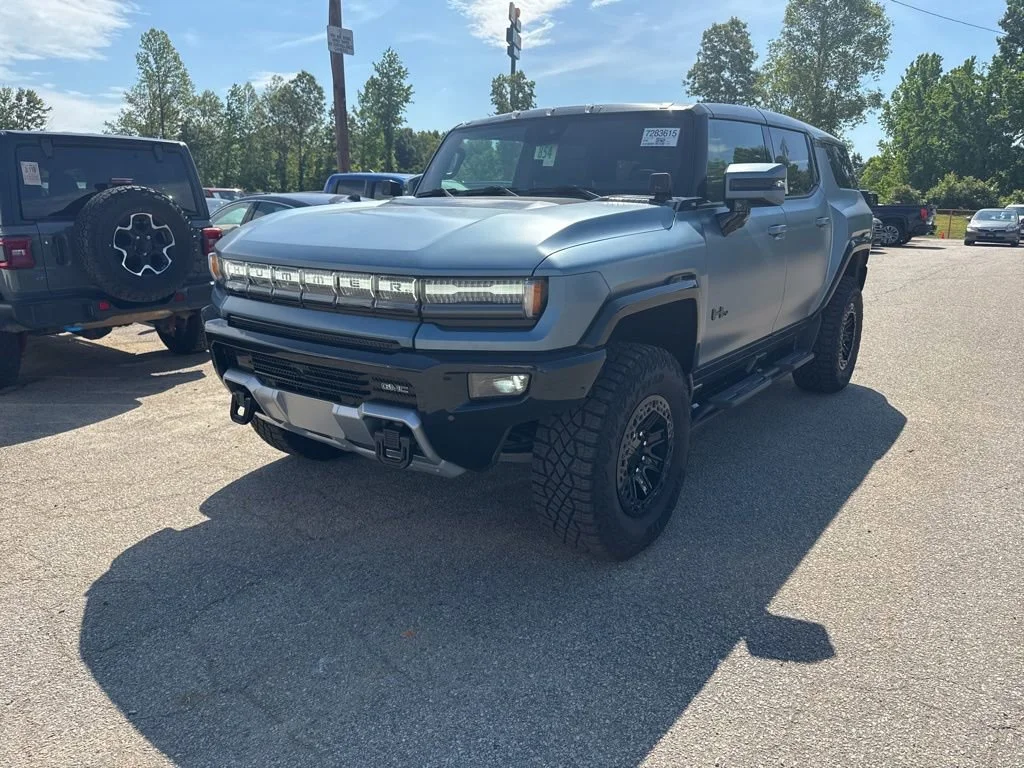 2024 GMC Hummer EV 3X SUV's photo