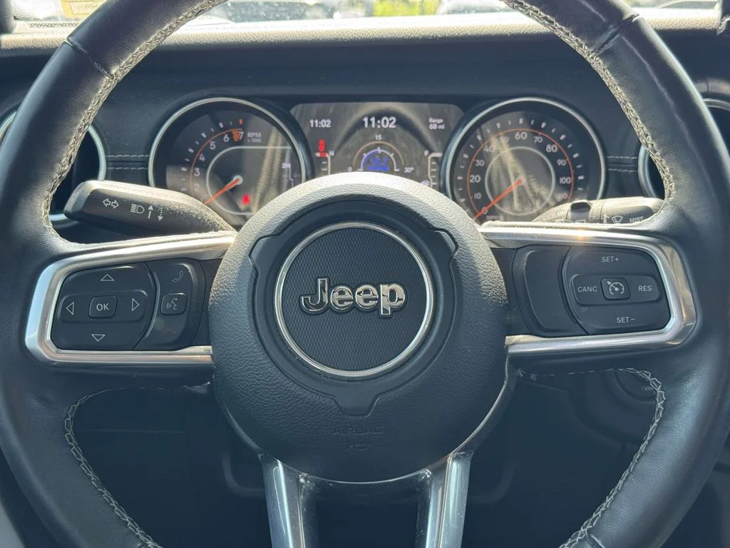 Used 2019 White Jeep Unlimited Sahara image 16
