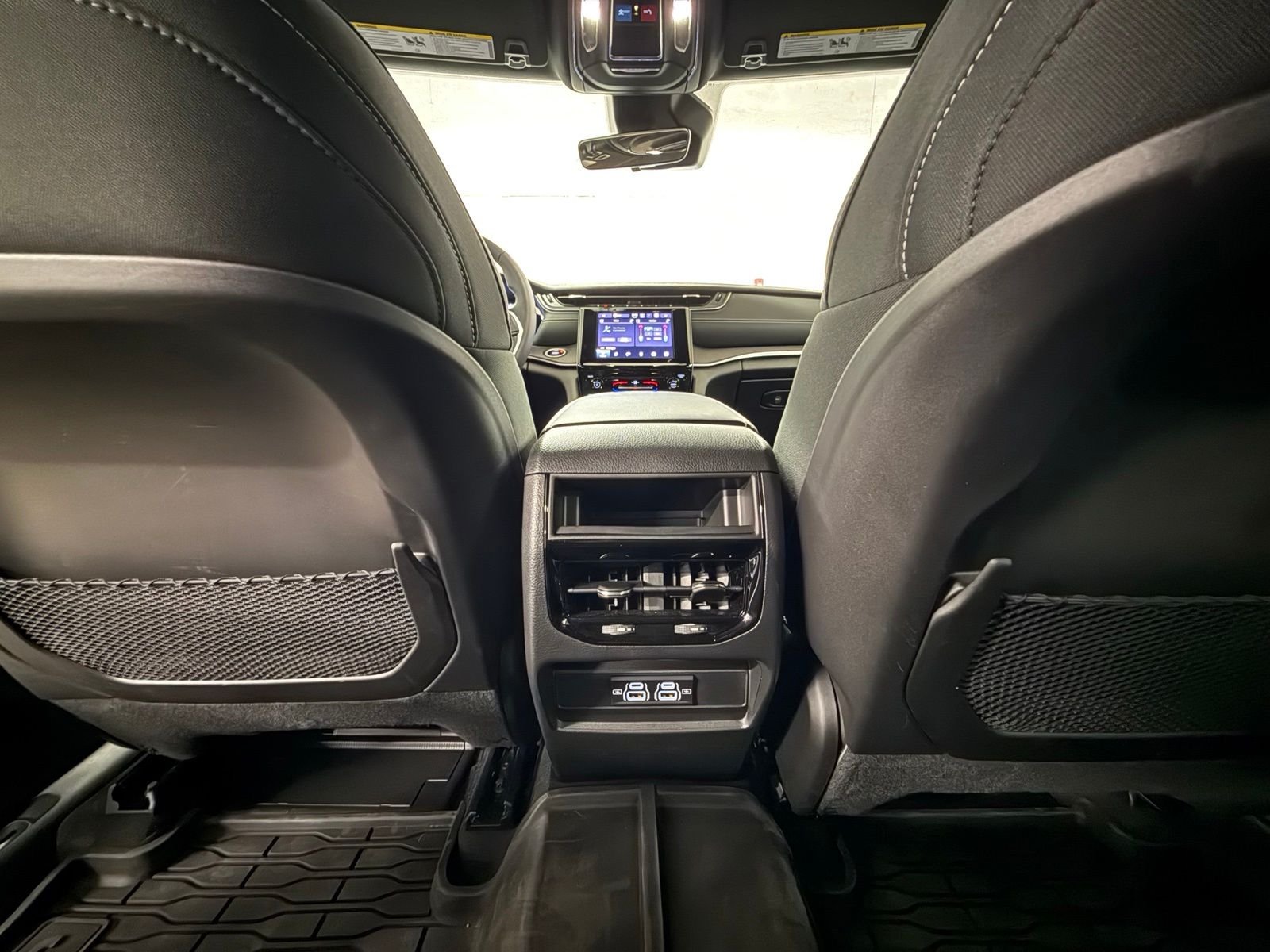 Used 2025 White Jeep Laredo image 16