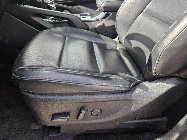 Used 2025 Dark Moss Kia S image 12