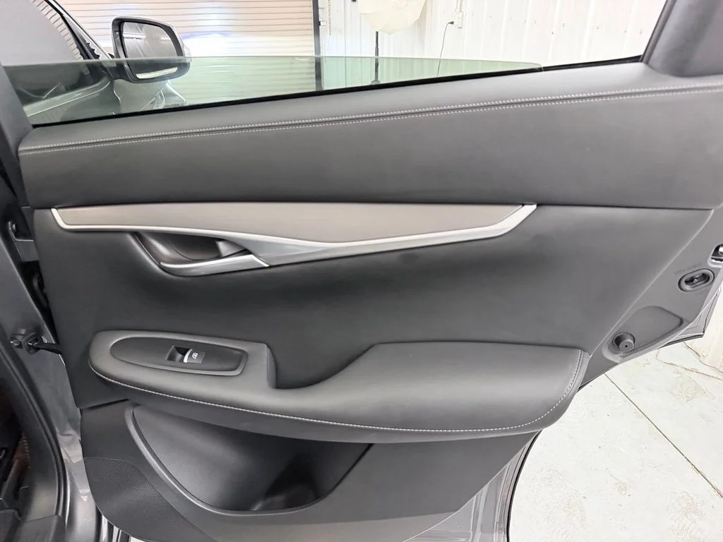 Used 2023 Gray INFINITI LUXE image 37