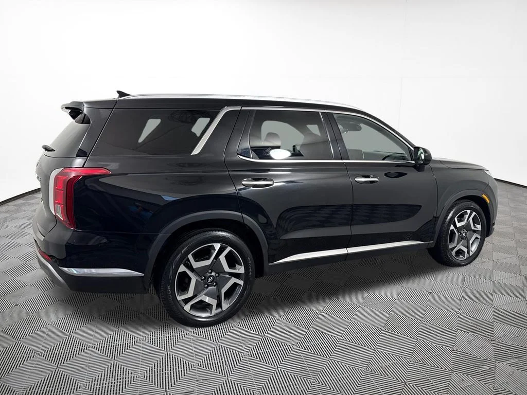 Used 2024 Black Hyundai Limited image 9