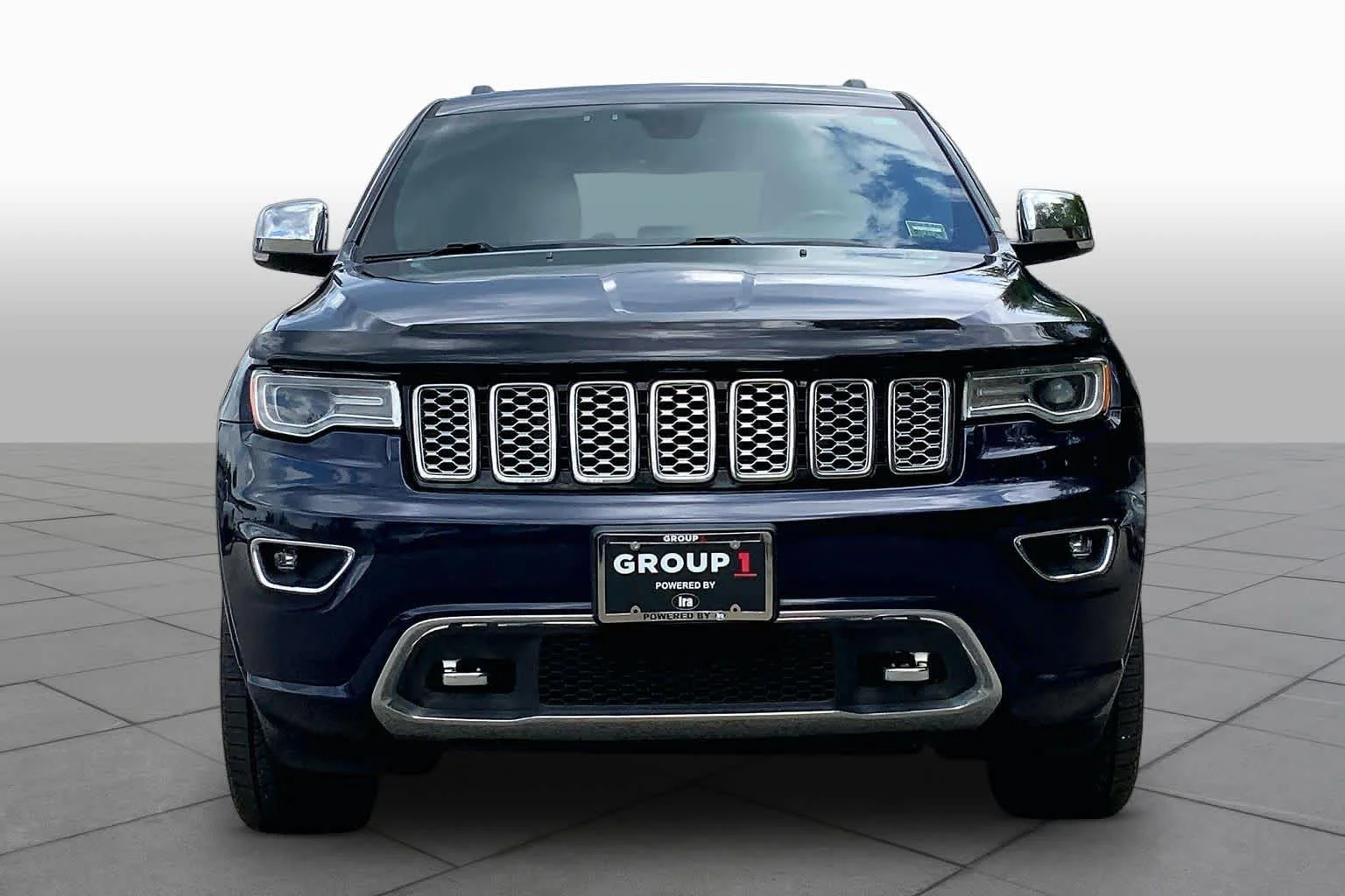 Used 2017 True Blue Pearlcoat Jeep Overland image 4