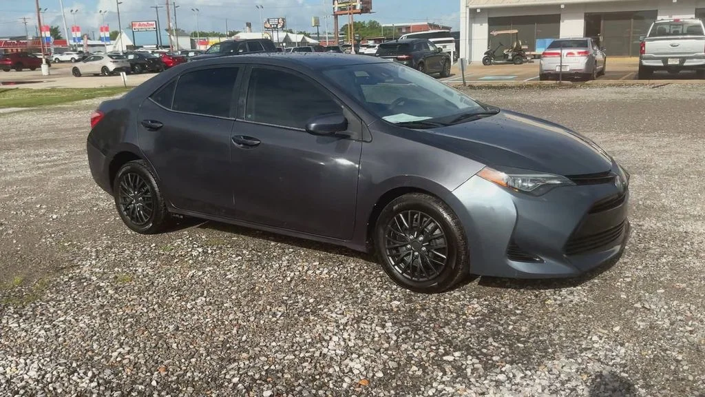 Used 2018 Toyota Corolla LE with VIN 5YFBURHE5JP754794 for sale in Houma, LA