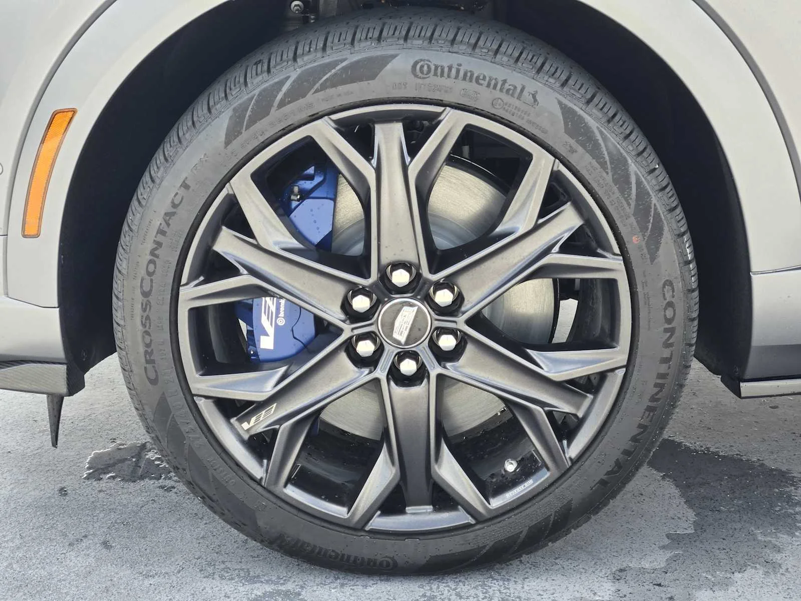 2026 Cadillac OPTIQ V-Series - Photo 7