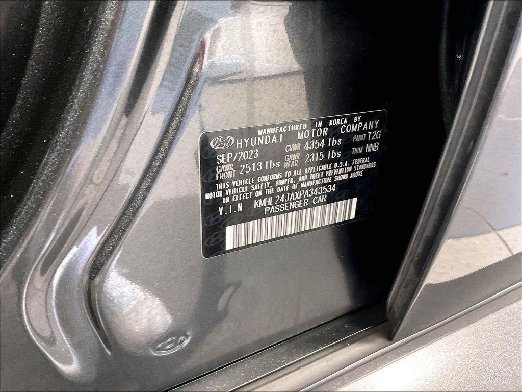 Used 2023 Gray Hyundai SE image 35