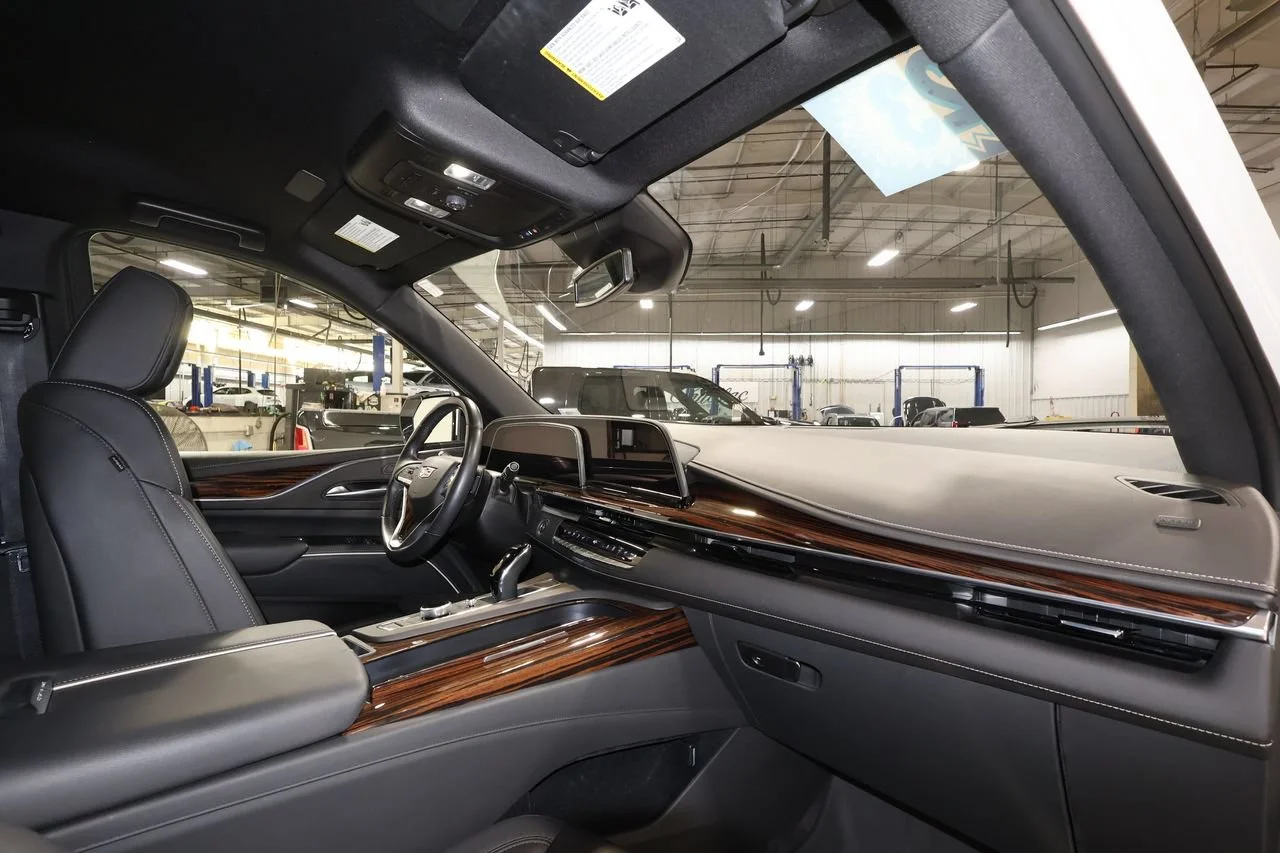 Used 2023 Crystal White Tricoat Cadillac Luxury image 30