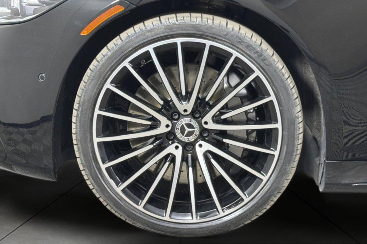 Used 2021 Black Mercedes-Benz S 580 image 25