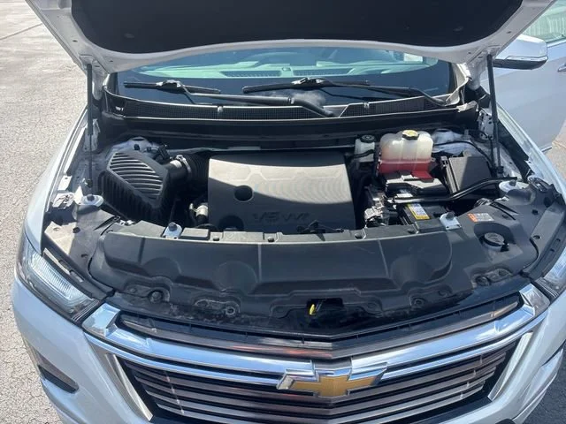 Used 2022 Iridescent Pearl Tricoat Chevrolet High Country image 28